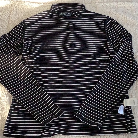 Black and White Striped Turtleneck - Picture 4 of 7